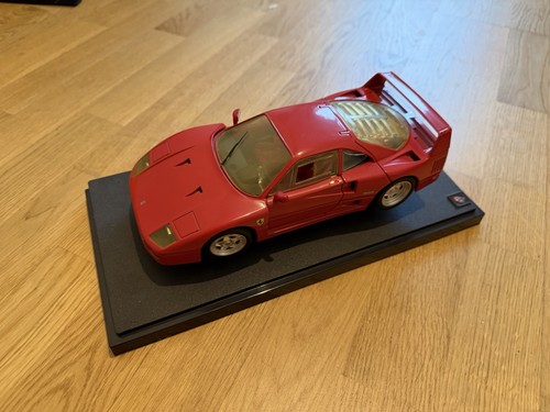 Hot wheels ferrari f40 18 - hot, 1:18