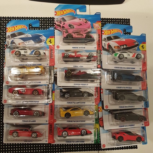 Hot wheels ferrari - hot,